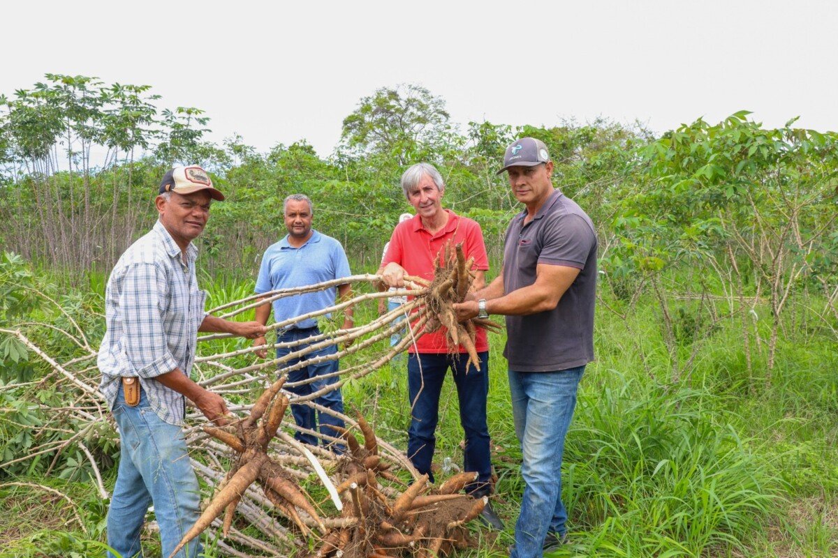 Prefeitura e Embrapa avançam na transferência de tecnologia aos agricultores de Quissamã