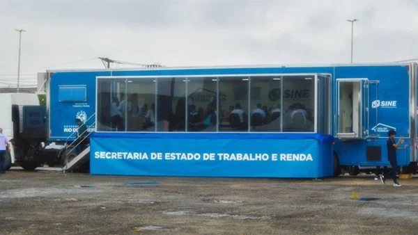 Qualificação e Emprego garante parceria e traz Carreta do Trabalhador para o Farol